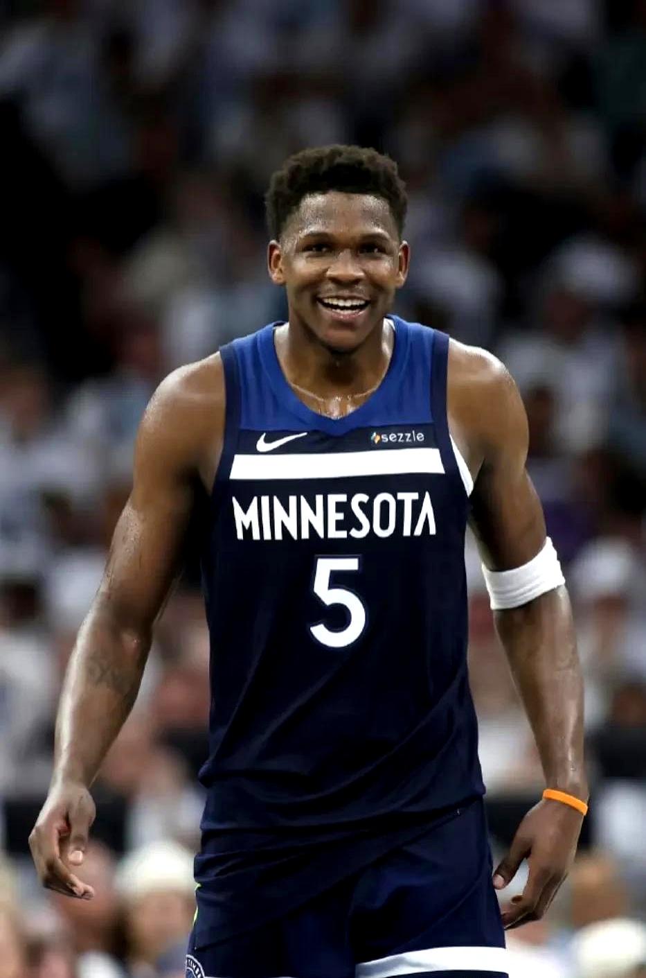 包含明尼苏达森林狼赛前回应争议，志在全明星赛名次提升，震撼外界，控场能力受关注的词条