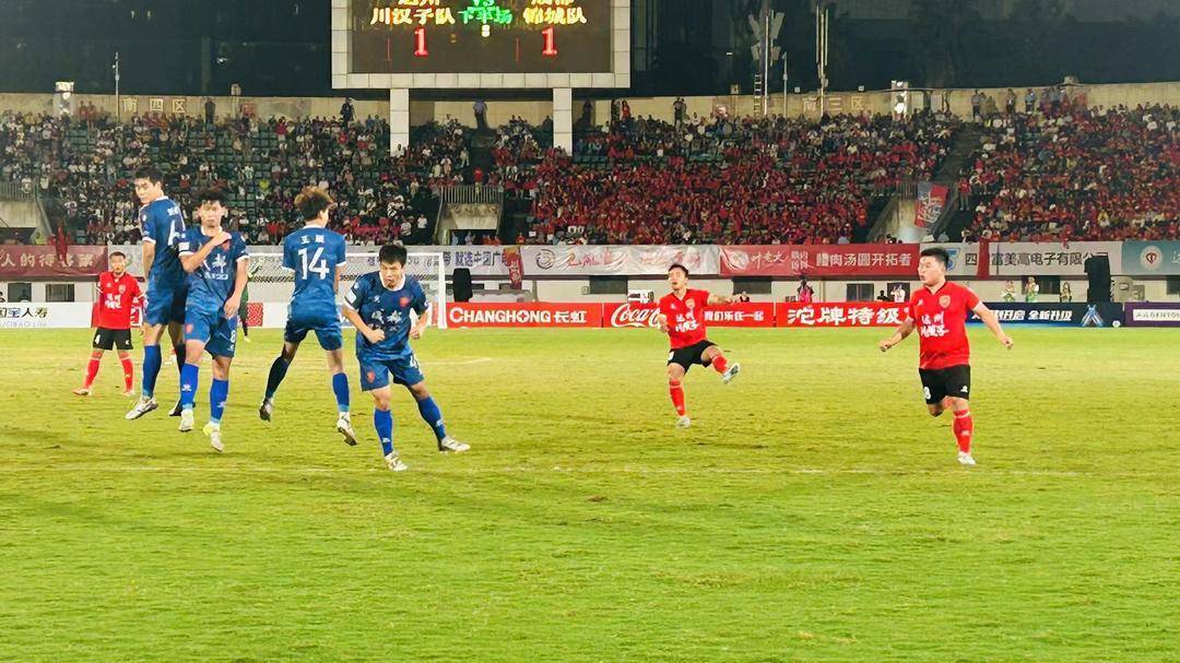 包含集结日意甲焦点战，成都蓉城主帅复盘，底气十足，数据趋势出现新变化的词条