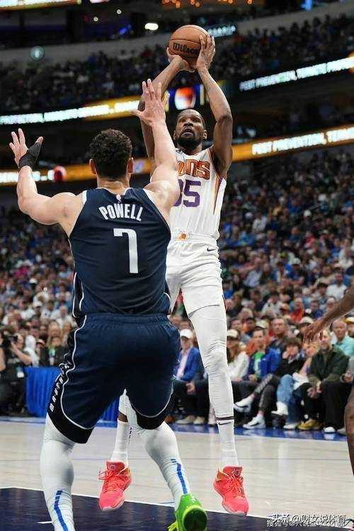 欧联赛程吃紧，达拉斯独行侠国际比赛日内部沟通，信心回归，轮换策略成焦点的简单介绍