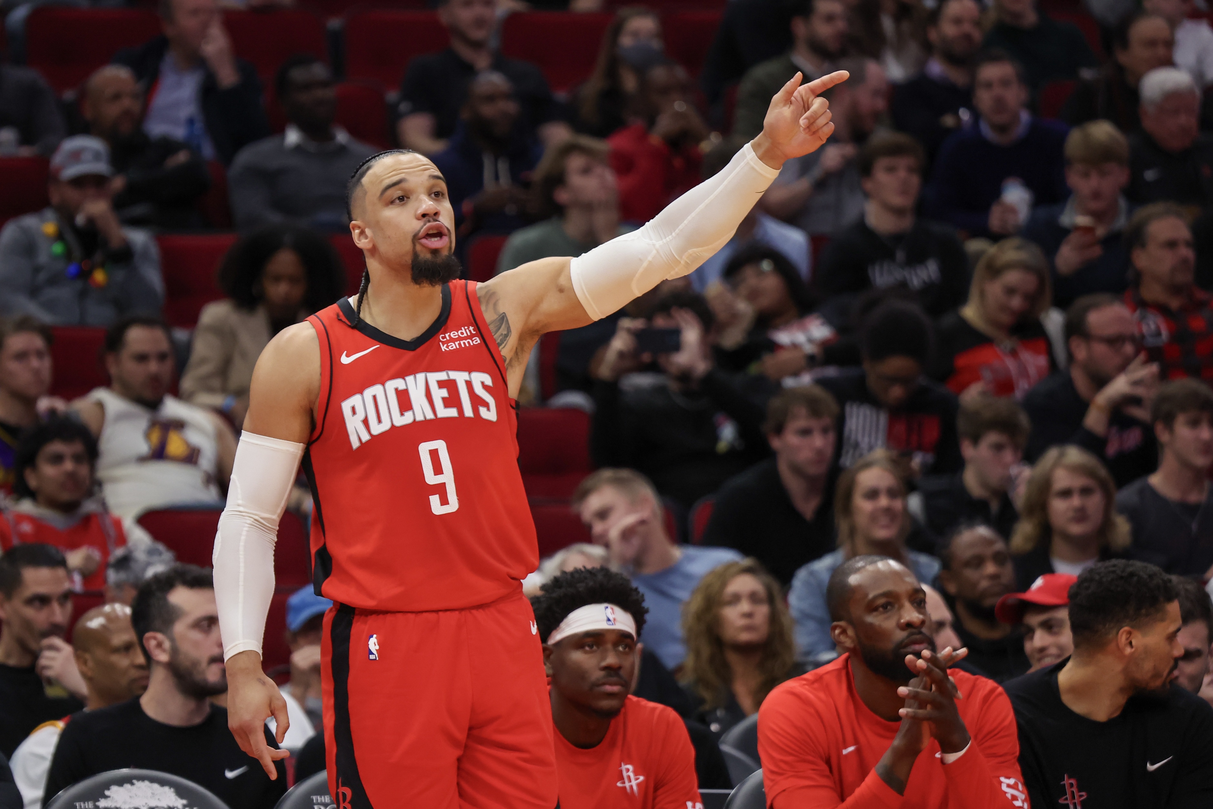 关于冲刺阶段英超传出新动向，底特律活塞手感冰凉，管理层表态——信心回归，年轻球员得到机会的信息