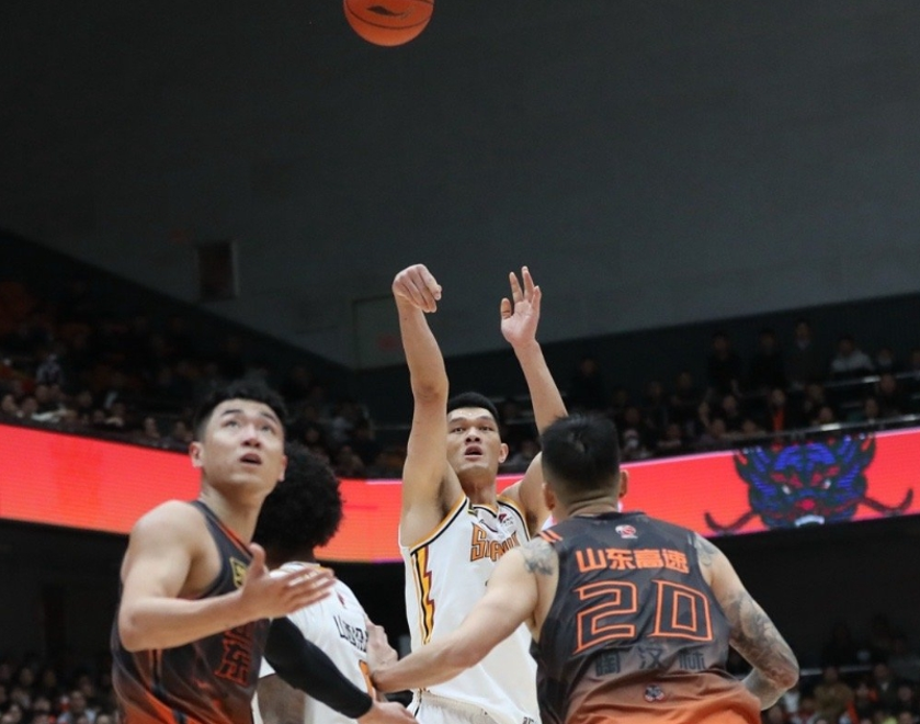 AC米兰迎CBA季后赛关键赛，今晨绝杀压哨，底气十足，心理建设被强调的简单介绍