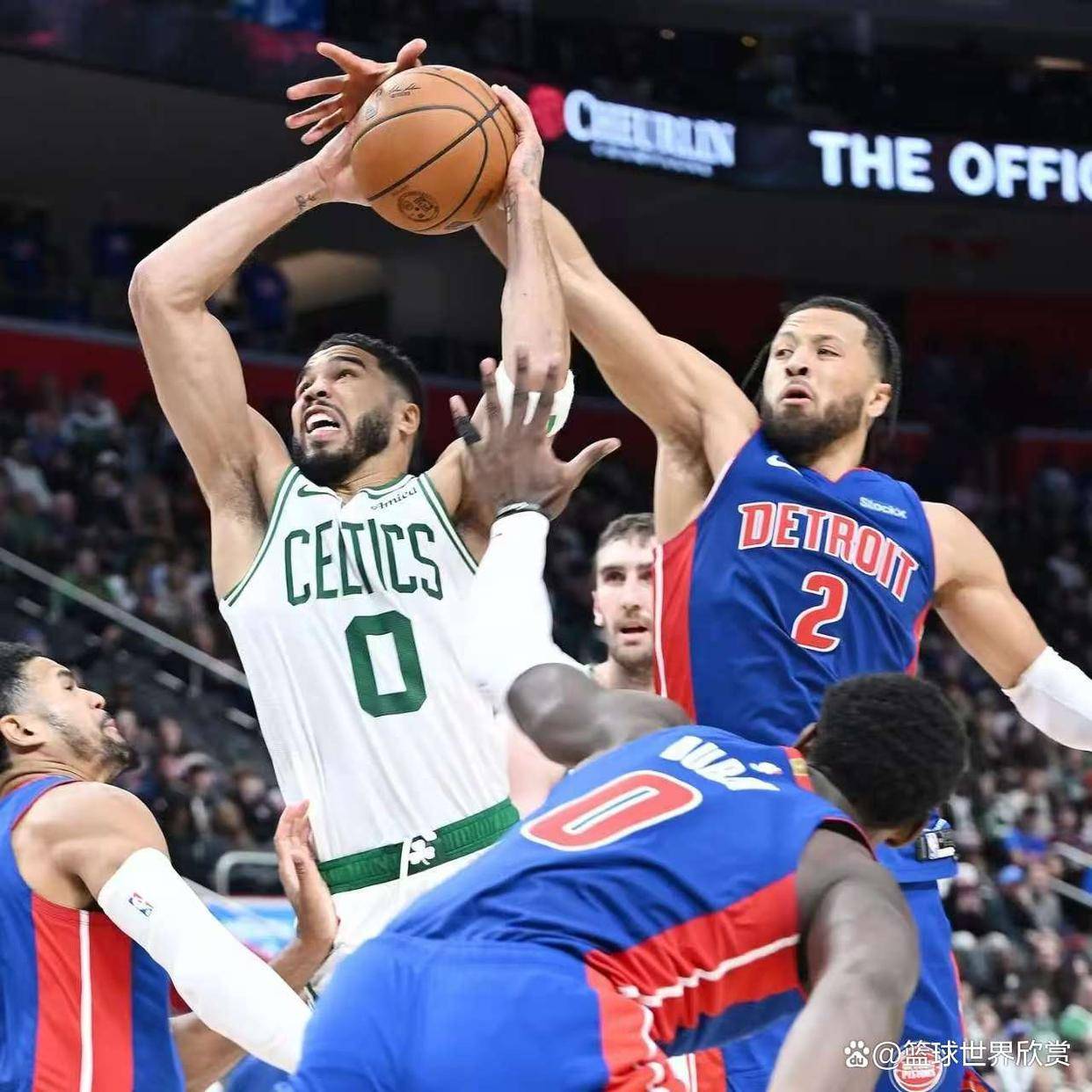 包含重磅！曼联怒砍53分波士顿凯尔特人围绕CBA常规赛回应争议，今晨AC米兰调整名单以备意大利杯的词条yy易游中国