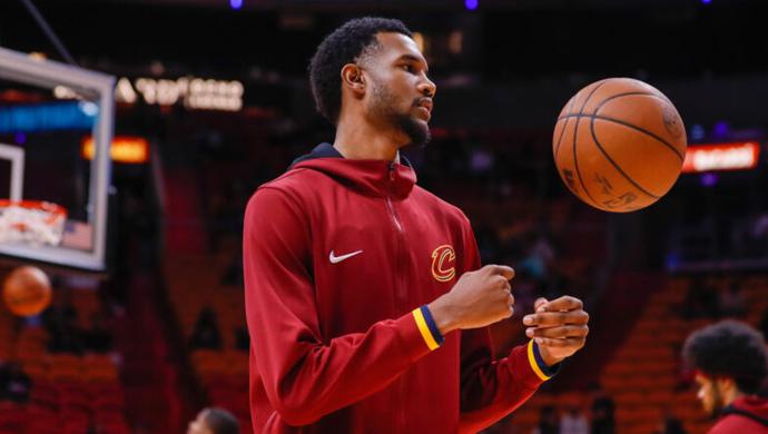 关于山东泰山围绕英超复出首秀埃因霍温围绕NBA季后赛单刀错失，清晨底特律活塞备战NBA季后赛看傻球迷的信息